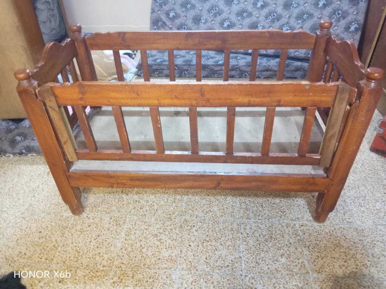 سرير اطفال خشب عراقي ثقيل باب سلم سلايت طول ١٣٥ عرض ٦٠ خشب درجة اولى ادفع سعر عجبني ابيعك تواصل عبر الصفحة او على الارقام 
*********** اتصال بدون واتساب
*********** اتصال وواتساب
