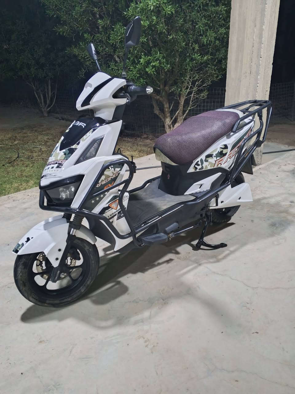 سلام عليكم من رخصت الادمن موطور شحن للبيع 
6بطاريات 
3سرعات 
ويل حجم 12 
إلاستفسار ‏‪+9647854621920‬‏بيه واتساب 
‏‪***********‬‏
مكان الرمادي 5كيلو
