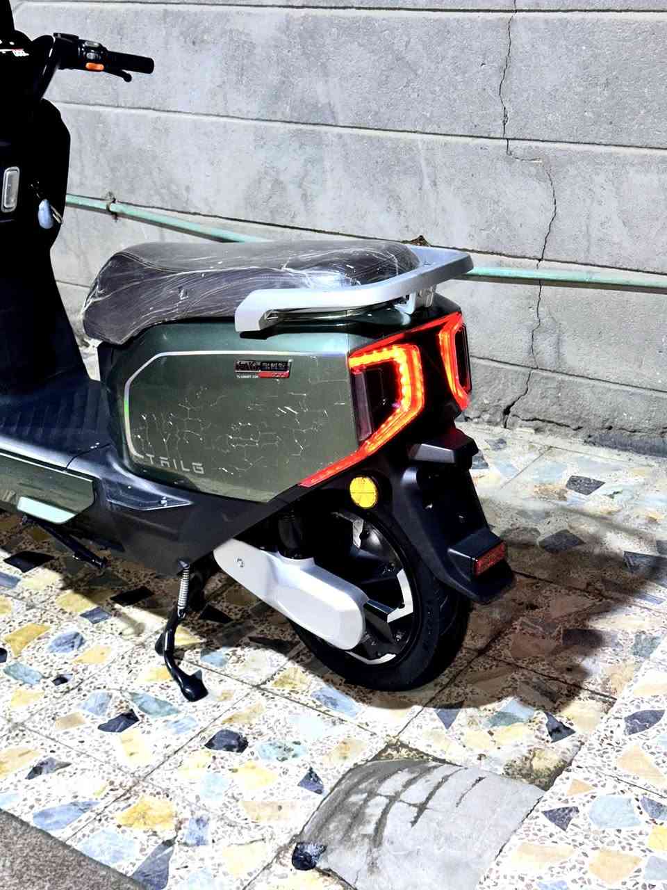 سلام عليكم دراجه شحن تيسلا مديل 2026 دراجه نضيفه باكيت مدوشمه شامو السعر 750 …. *********** العنوان البصره حي الأصدقاء مقابل ياسين خريبط
