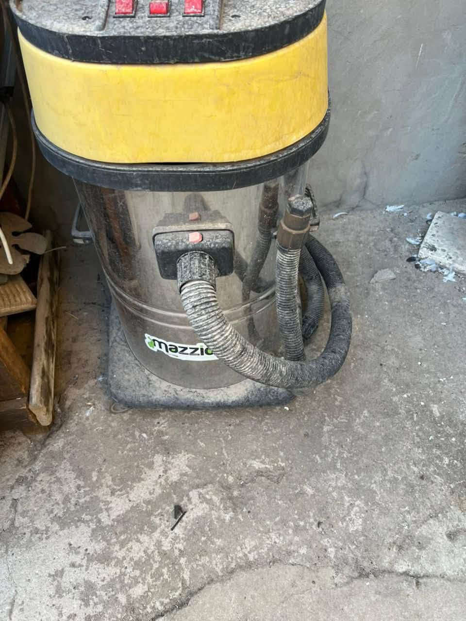 أغراض غسل للبيع بحالة ممتازة:
• مولدة 10 KV
• 45 أمبير
• كمبريسر هواء
• بطل مال زاهي
• مكنسة كهربائية

جميعها شغالة وبحالة شرط.
للاستفسار: ***********
