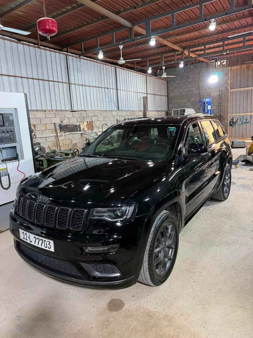 السلام عليكم
جيب شيروكي للبيع 
محرك 3.6 V6 
موديل 2020
سيارة وكالة هارلم  
تخم تايرات جدد 
بانوراما السيارة 
تدفئة كشنات 
جنطه كهرباء 
السيارة بلادية 
السيارة ندعمت بدراجة بدون ايرباك جاملغ السايق مبدل و ربع الدعاميه الامام مصبوغ 
الممشى 81 الف كيلو 
مكان السيارة الكاظمية 
السعر 270 و بيها مجال 
للاستفسار :***********

