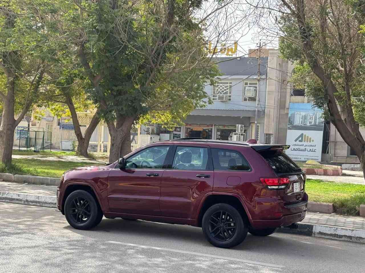 السلام عليكم 
للبيع جيب لاريدو بلاك توب موديل 2019 
السياره بأسمي تحويل ثاني يوم 
حادث السياره جاملغات 2 امامي وبنيد تبديل
والبيبان بيهن صبغ اثر شخوط من جهة السايق / وصور السونر مرفق بالمنشور 
ماشيه 106 الف ميل السياره استخدام شخصي ونضيفه وفول مواصفات مناقصه شي وسعر مناسب 
#السعر 180 ورقه وبيها مجال شي قليل للشراي 
عنوان السياره بغداد / حي القاهره 
الاستفسار الاتصال *********** بي واتساب

