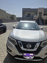 نيسان روج للبيع موديل ٢٠٢٠ مكفولة من كل شي تبريد ثلج مقاعد جلد وكهربائ...