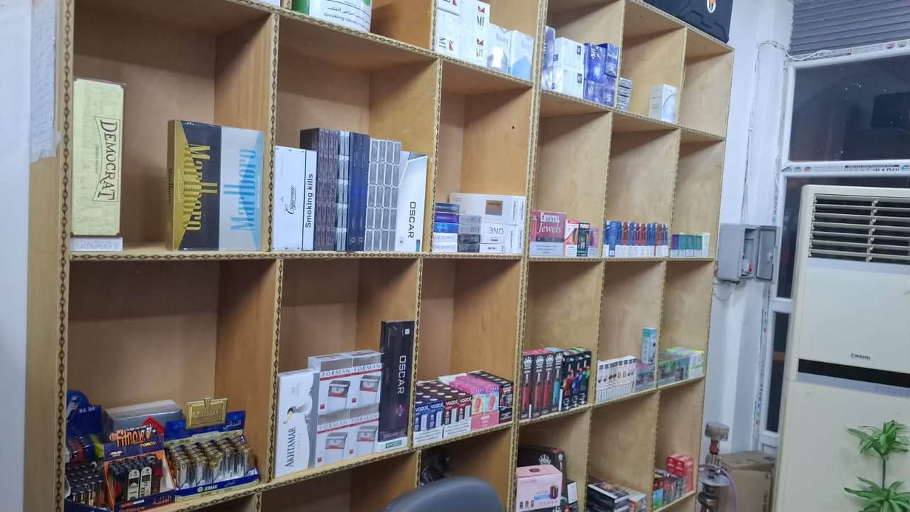محل للبيع مع كامل محتوياته
للاستفسار ***********
