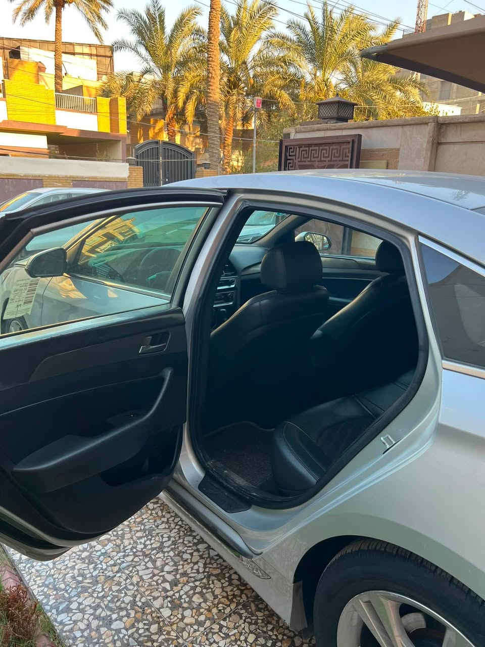 هيونداي سوناتا سبورت 2019
وارد كندي
فول مواصفات
محرك 2400 GDI
ماشية 130 ألف كيلو
الكير والمحرك مكفولات
صدر جديد
تبريد ثلج
تخم تايرات جديد
حادثها جاملغ خلفي أيمن بدون دواخل
البنيد مرشوش كلير فقط بدون حادث
الشواصي والگود مكفولة

⭕️ السعر 130 بيها مجال 

مكاني: نفق الشرطة حي حطين
رقم صاحبها: ***********

نص مكتوب في الصور:
- قص