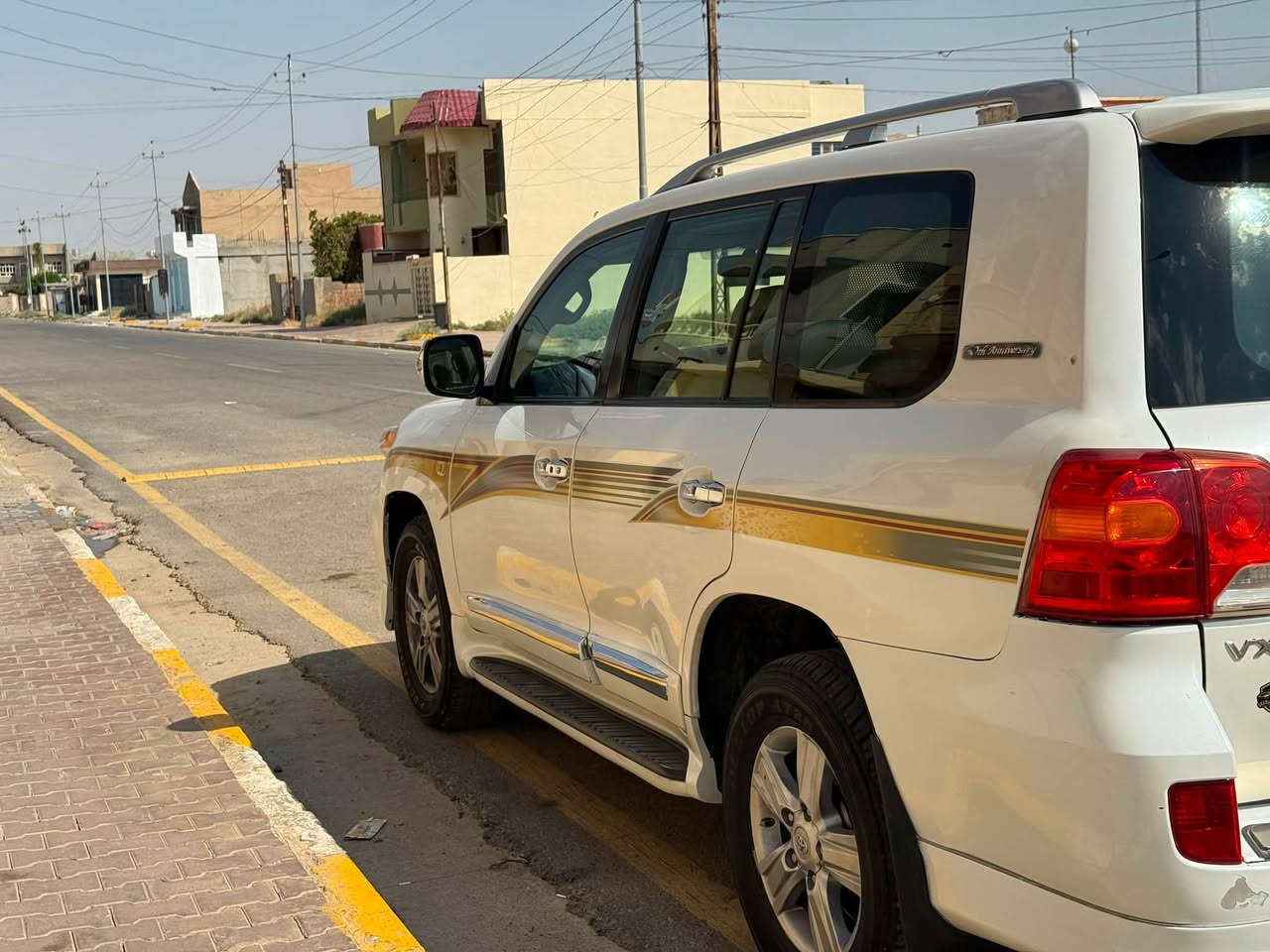 السلام عليكم
للبيع لاندكروز موديل 2008 محرك 8اربع تالاف وستميه محرك كير اكسن كلها كفاله منضومت غاز بيها  صبغ بونيد وبيها بل جاملغ الامامي والجاملغ الخلفي بدون داخل والسونار مرفوق بل منشور 

السعر 240وبيه مجال شي بسيط 

***********
