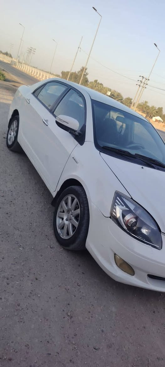 سلام عليكم جيلي موديل ٢٠١٣ مكفواله من ضربه وتبديل مشروع وطني رقم قادسيه تحويل مباشر كير ومحرك وشواصي كرهبايات شغاله تخم تاير تبريد  تريد بيع او مراوس اني خادم *********** مكان دوانيه عفج سعر ٤٥ وبيها مجال
