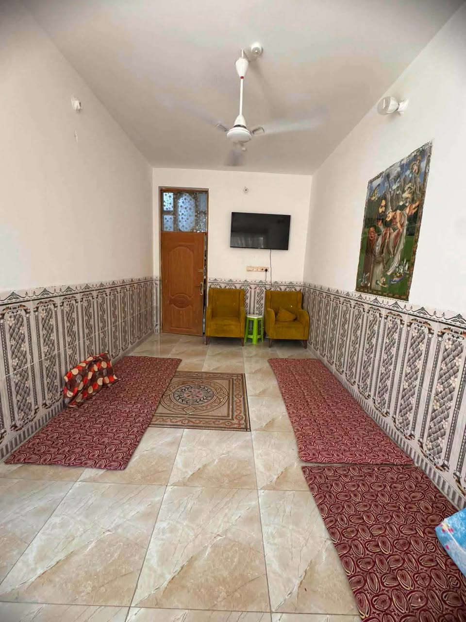 دار للبيع طابقين (120م) عرض مايتفوت 

طابو زراعي سند 25 لاتوجد حصه للماليه يعني طابو صرف زراعي  المكاتبه مع صاحب الارض 

يحتوي على 👇🏻 

2 غرف نوم - صاله - كلدور - مطبخ -

مجمع صحيات عدد 2 - مناور - كراج 

الموقع 📍 اكرر مستعجل البيع والسعر مناسب

نادر الاولى - شارع الامام الحسن   - قريب الزيتون 

علمآ مكلف بالنشر ارقام صاحب الدار

***********

***********
