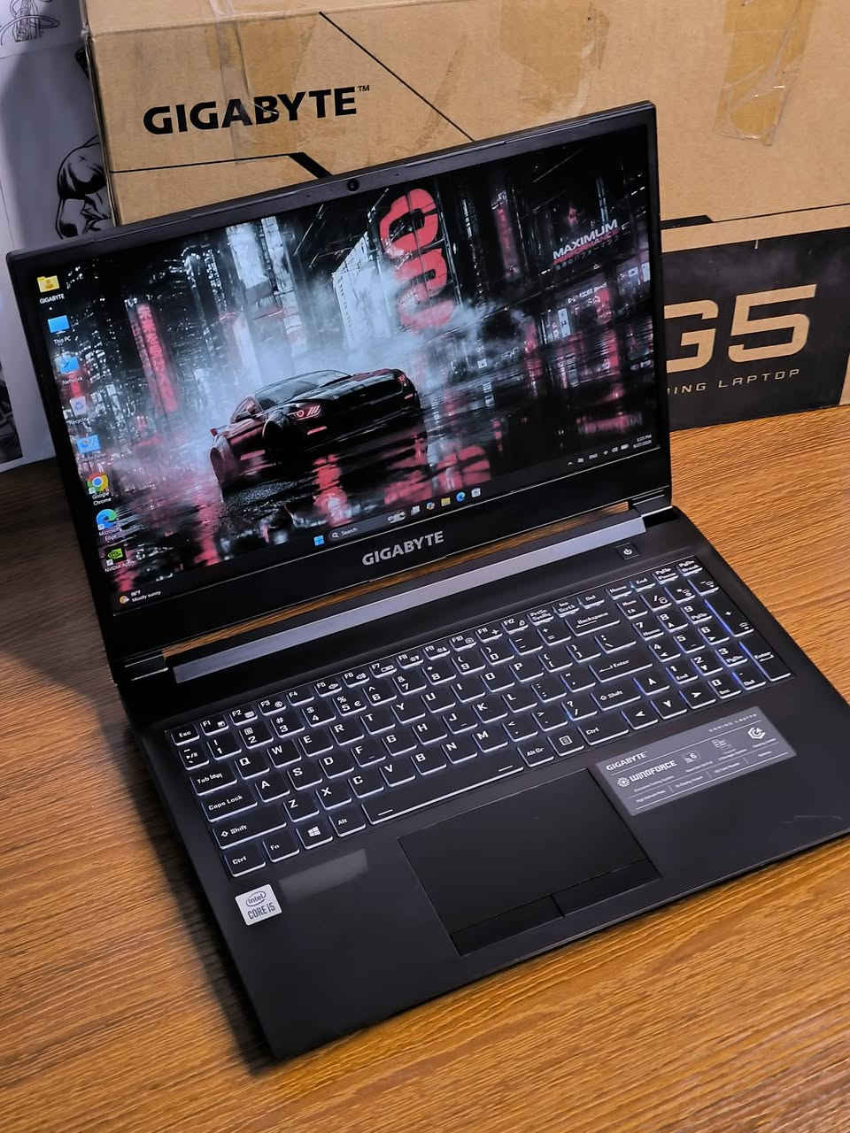 القوية والجميلة من GIGABYTE بكرت شاشة 3060 

GIGABYTE G5 
GPU : NVIDIA GEFORCE RTX 3060 ( 6 GB ) 
CPU : CORE I5 - 10 H 
RAM 16 GB
STORAGE 512 SSD NVMe
Screen 15.6 FHD 144Hz
الجهاز نضافة 97% كامل مع الكارتونة والشاحنة الاصلية 
البطارية 88.98%
كيبورد ضوئي RGB ملون 

مكاني بغداد 
‏‪***********‬‏
