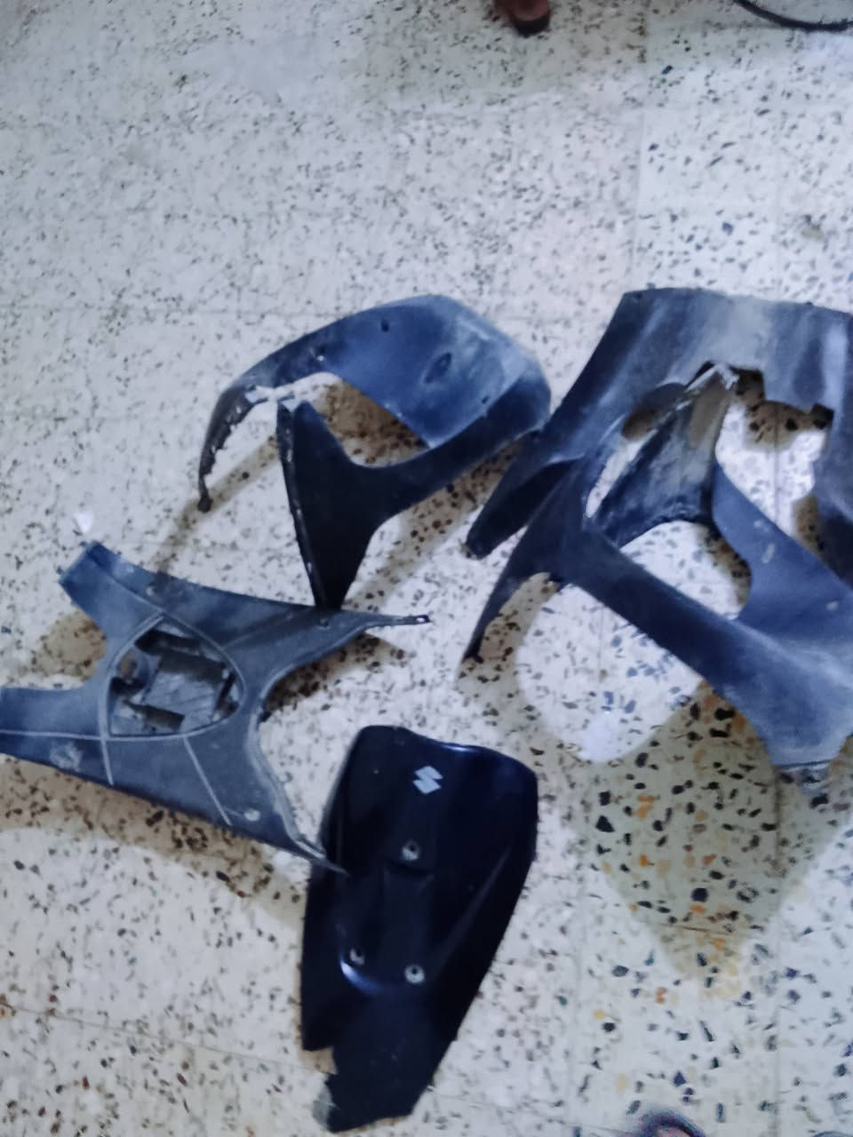سلام عليكم غراض دراجه بطه وساسوكي كفرات سوادات ودبه مال دهن ويل وتاير كفرات نضيفه جدد قيم وخذ رقمي ***********مكان ميسان عماره عمارات الجدد
