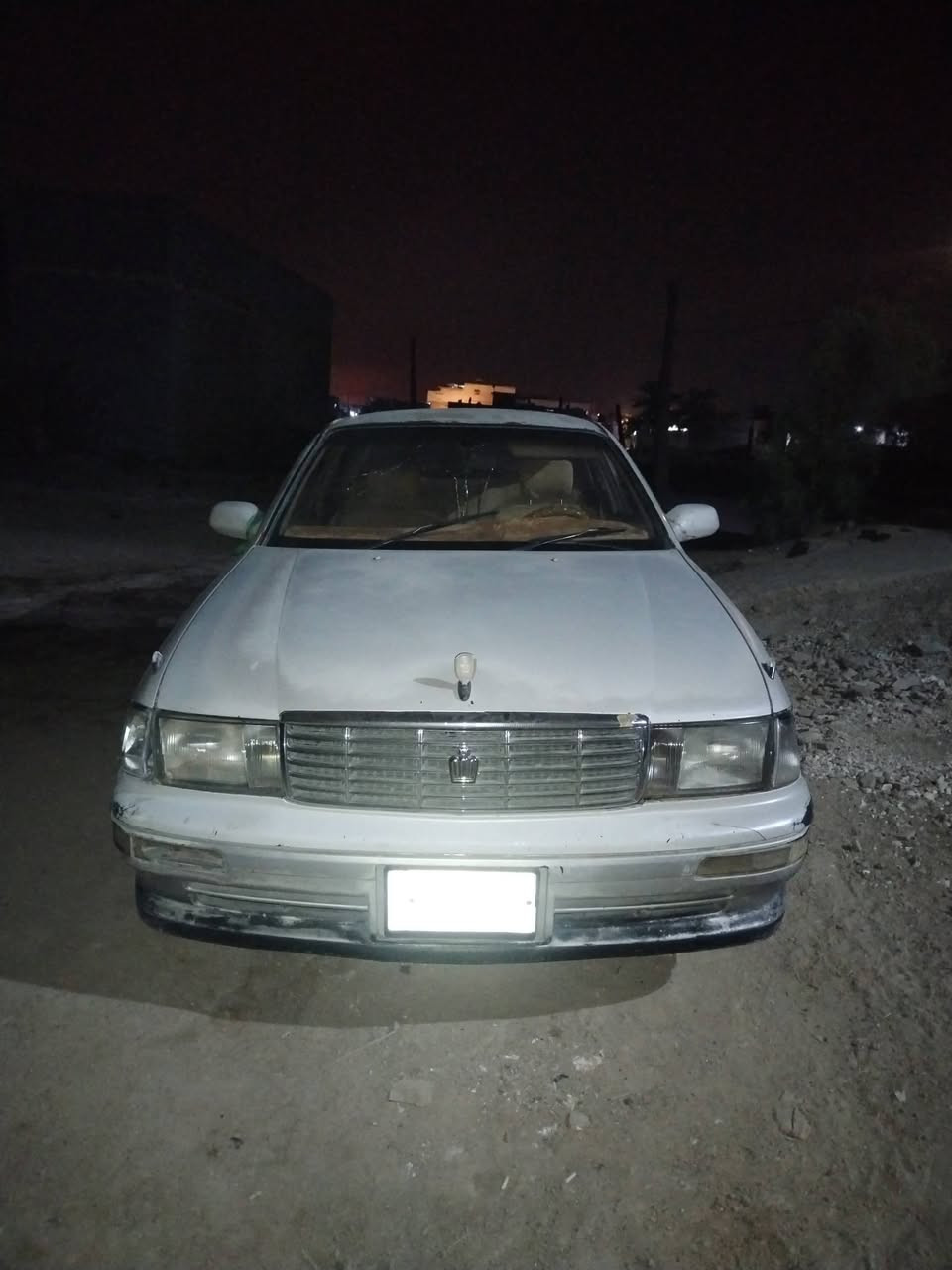 السلام عليكم سياره بطه للبيع سعر مناسب 35 وبيها مجال ماكينه كير سياره نظيفه مكان البصره القرني والحاب يراسلني ماسنجر
