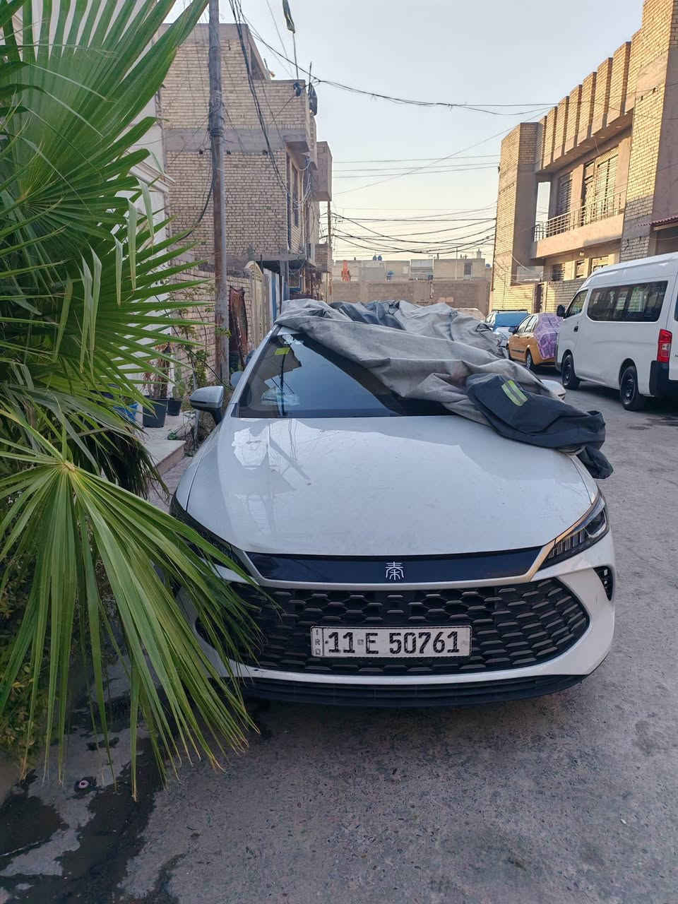 السلام عليكم بي وايدي للبيع سعر 18 و 500 
فئه جن بلاص  سياره زيرو مرقم كامله بسمي بعده بدهن شركه ما مبدل ولا مغسوله بتراب شركه داخل ابيض جلد ساره صار بيه شويه بارد بل صندوك عفته ع حطته ما مصلحه مبينه بل صور ناشر فيديو كامل رقم ***********
