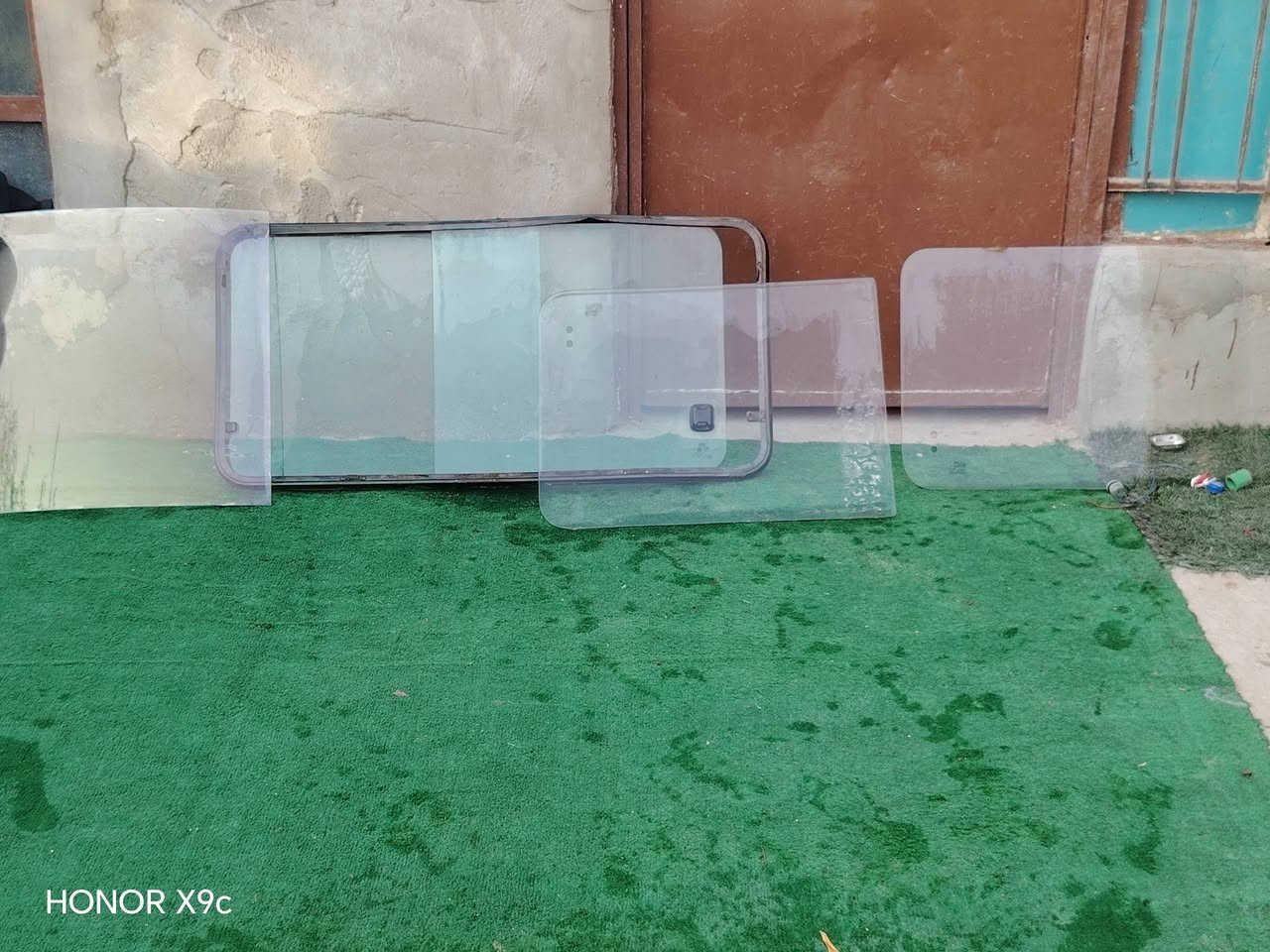 جامات غلفيه كيه بريجو قيم وخذ مكان نجف الاتصال ***********
