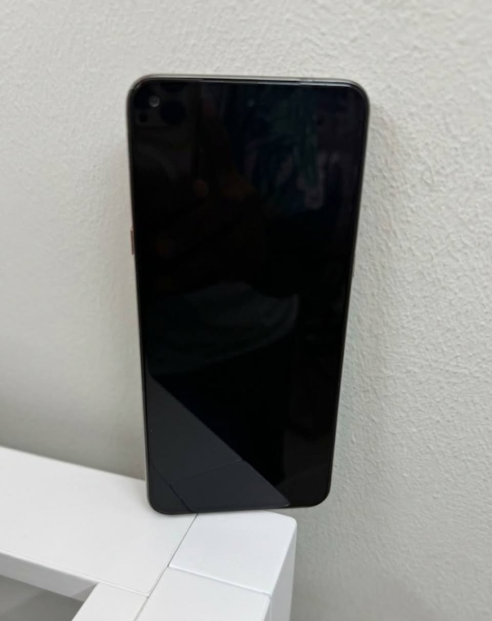 Tecno Camon 40 Premier 5 للبيع أو مراوس بايفون

12+12 ( 256 رام GB / 2.4GB التخزين والرام

الكاميرات 3 خلفية احترافية 50MP + أمامية 50MP

AMOLED 144Hz 1.5

Dimensity 8350 Ultate بمعالج

البطارية والشحن : 5100mAh / شحن سريع 70W

ب 350 الف بصره ابو الخصيب واتساب ***********

