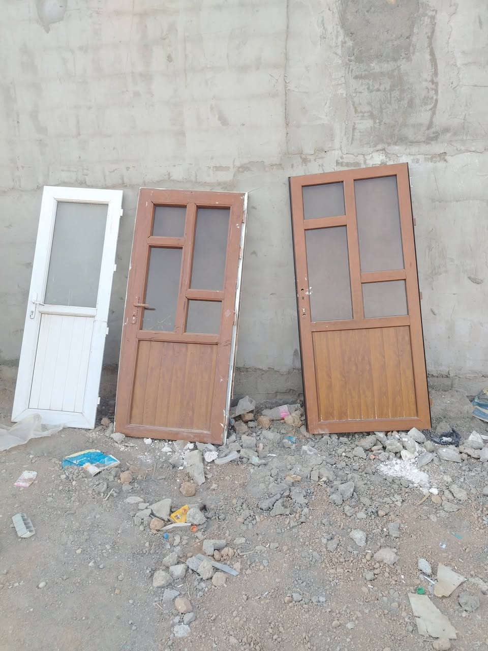 ابواب بلاستك • للبيع