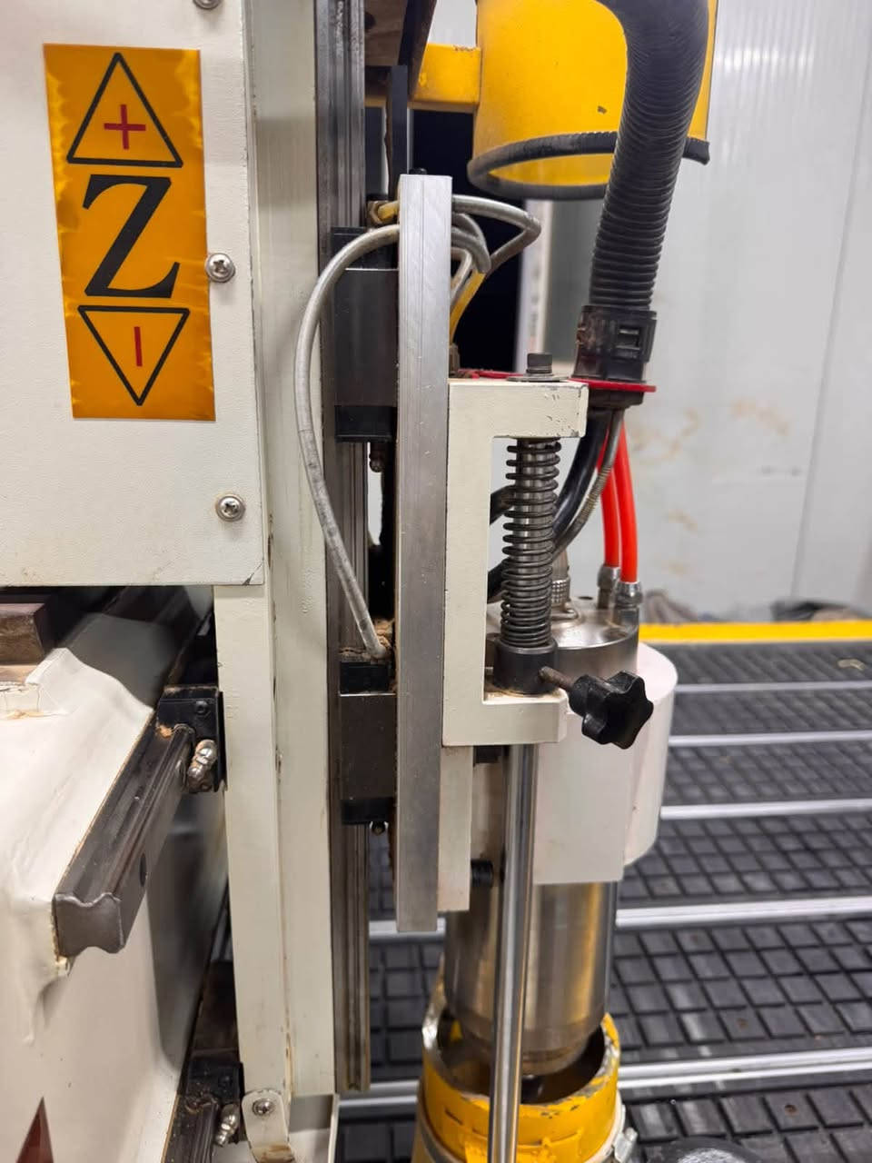 راوتر CNC • ١٣٠×٢٥٠ • جديدة