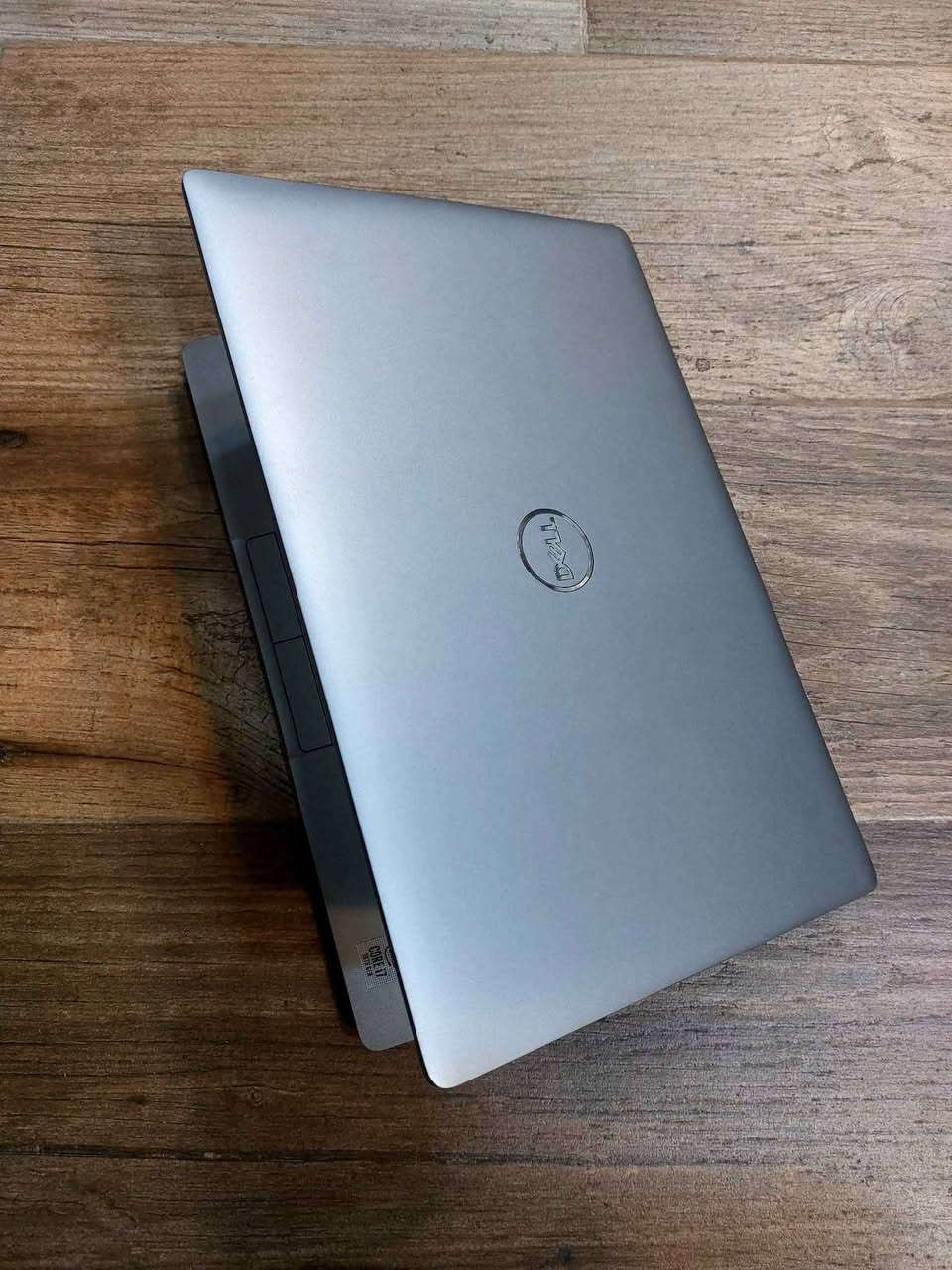 Dell Latitude 5410 Ci7 جيل عاشر 
مواصفات ممتازة مناسب للدراسة والاعمال المكتبية والحسابية والتصفح والأمن السيبراني والبرامج الهندسية .
. 
السعر 425 الف عراقي  شامل الحقيبة والتوصيل مجانا 
. 
Dell Latitude 5410 Ci7 جيل عاشر 
Core i7-10610U جيل عاشر 
16GB  DDR4 RAM قابل للتطوير 
Hard 512GB nvme قابل للتطوير 
14 screen 1920x1080 FHD 
Vga intel Iris 4GB كارت شاشة متصل مدمج 
Back-light Ar-En ضوئي
.  
للتواصل والحجز *********** 
العنوان بغداد شارع الصناعة  مكتب بغداد, العراق
