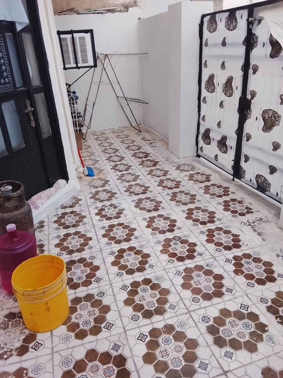 سلام عليكم بيت للبيع مساحه 113متر بل هواشه العدل السعر 87وبي مجال ***********
