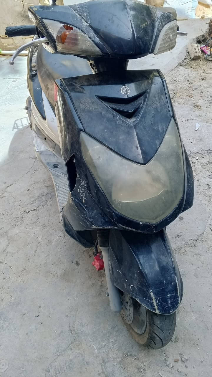 السلام عليكم 
سكنس فحل نوزل دراجة شغاله بس ما تمشي بيه صوت بلكور كهربائيات شغاله سعره 300 وبيه مجال قليل ابيع كوم حديد مكاني مدينة الصدر الشماعية 
لاستفسار ***********
