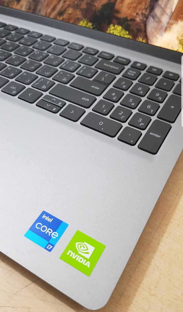 تحية طيبة .. لابتوب DELL وكالة شرق اوسط بحالة اللوك ما يفرق عن الجديد كور اي 7 الجيل 12 ورام 8 كيكا وهارد ssd 512 كارت شاشة منفصل Nvidia  حجم 2 كيكا الشاشة  15.6  اللابتوب نحيف جدا مع الكارتونة

                      (( السعر ثابت 700 الف دينار  ))

Dell Vostro 
المعالج  Core i7  الجيل 12
رام 8 كيكا 
هارد  ssd 512
2g nvidia  منفصل
حجم الشاشة 15.6
بصمة 

 للأتصال عادي و واتساب *********** 
شارع الصناعة اوقات الدوام ( 9 - 4 ) يوجد خدمة توصيل داخل بغداد ولجميع المحافظات لمشاهدة كافة الموديلات 
يرجى زيارة الموقع على الفيس بوك ( لابتوب بشير لاين
