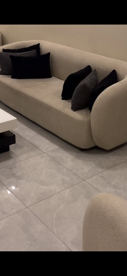 غرفه استقبال كامله تخم ايطالي + طاولات + طاوله كبيره بسعر مناسب  جديد للاستفسار واتس اب ***********
