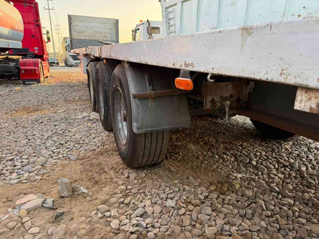 السلام عليكم للبيع عربه اوربيه طول 13 و60 دناكير بيبي بنز تخم تاير تخم بريك  رقم وسنويه دهوك مجدده لل 31 شرط التحويل  السعر 40 ورقه وبيه مجال قليل للاستفسار ***********. او***********
