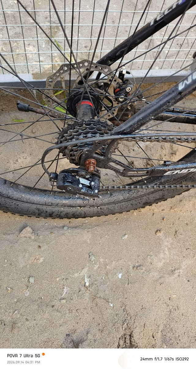 بايسكل TECHTEAM ENDURO XT - DELTA 26 PLUS للبيع 🚲

بايسكل جبلي روسي اصلي، مال طلعات وجبال يتحمل كلشي.

🔧 المواصفات:
▫️ الشركة: TechTeam الروسية
▫️ الموديل: Enduro XT Delta 26 Plus
▫️ حجم الويل: 26 انش عريض (تايرات دبابة)
▫️ الشاصي: المنيوم خفيف - لون اسود / بنفسجي
▫️ البريك: دسك بريك امامي وخلفي
▫️ الكير: 7 سرعات Shimano اصلي
▫️ الفورك: حديد قوي هاتف ***********
مكان الشعب حي البساتين

نص مكتوب في الصور:
- POVA 7 Ultra 5G
- 2026.09.14 04:33 PM
- 24mm f/1.7 1/67s ISO298
- 24mm f/1.7 1/50s ISO95
- 2026.09.14 04:31 PM
- 24mm f/1.7 1/50s ISO101
- 24mm f/1.7 1/67s ISO292