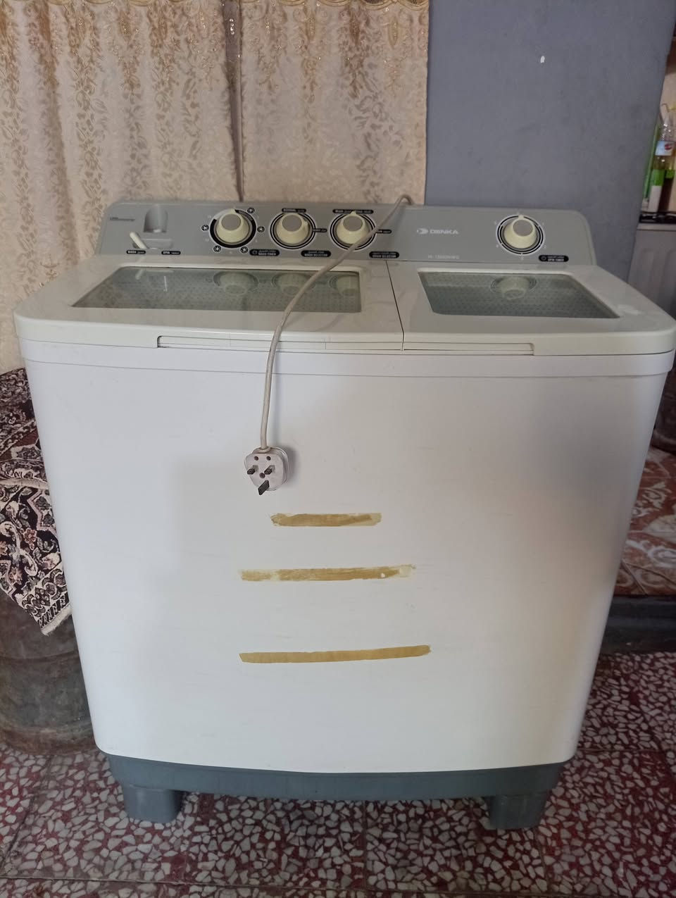 غساله شغاله للبيع سعر 75نظيفه على الفحص بيه مجال قليل للشراي حجم 12كيلو مكان النجف اتصال ***********بي واتساب

