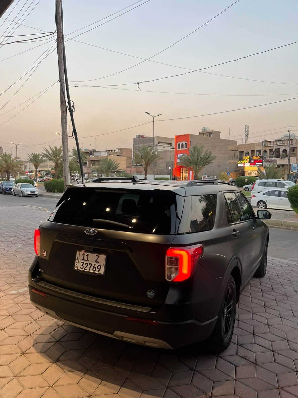 فورد اكسبلورر 2023XLT
ماشية 53 الف مايل 

مغلفة ppf مات امريكي اصلي ضمان 10 سنوات 

من امريكا بيها الباب الورة السايق والجاملغ صبغ وهنا عندي صار بيها ربع جاملغ الامامي صبغ بدون دواخل وبدون ايرباكات ورقم الشاصي بالصور

رادار امامي وخلفي وجانبي وحساسات خلفيه 

مودات قيادة 6 

كشنات جلد وكهرباء تدفأة بالكشنات والستيرن 

7 راكب و3 قطع تبريد منفصل 

صندوك كهرباء وتشغيل عن بعد 

مكينتها 4 سلندر 2300 توربو

السيارة جاهزة تخم تاير ودسكات جديد وبيها ضمان والصدر جديد حته دهن وفلاتر مبدل جديد وبيها احتياط مشتريلها 

سعرها / 240 ورقة 

مكانها بغداد الكرخ 

***********
