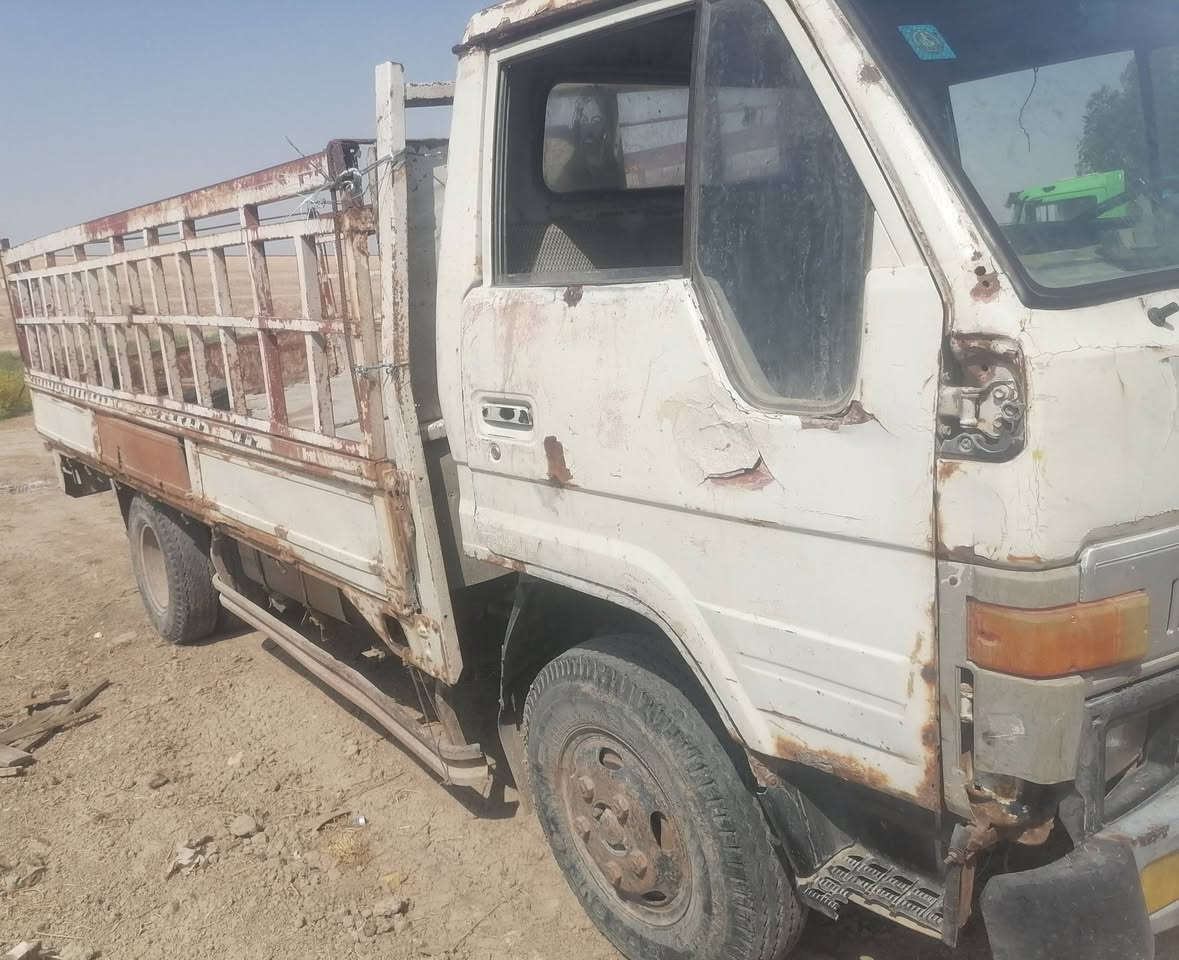 للبيع سياره شغاله وتمشي مكينه 3000 مال ناس ع گد الحال سنويه لل29 تحويل ثاني يوم مشروع وطني مكاني سماوه 
الاستفسار اكثر الاتصال ***********
