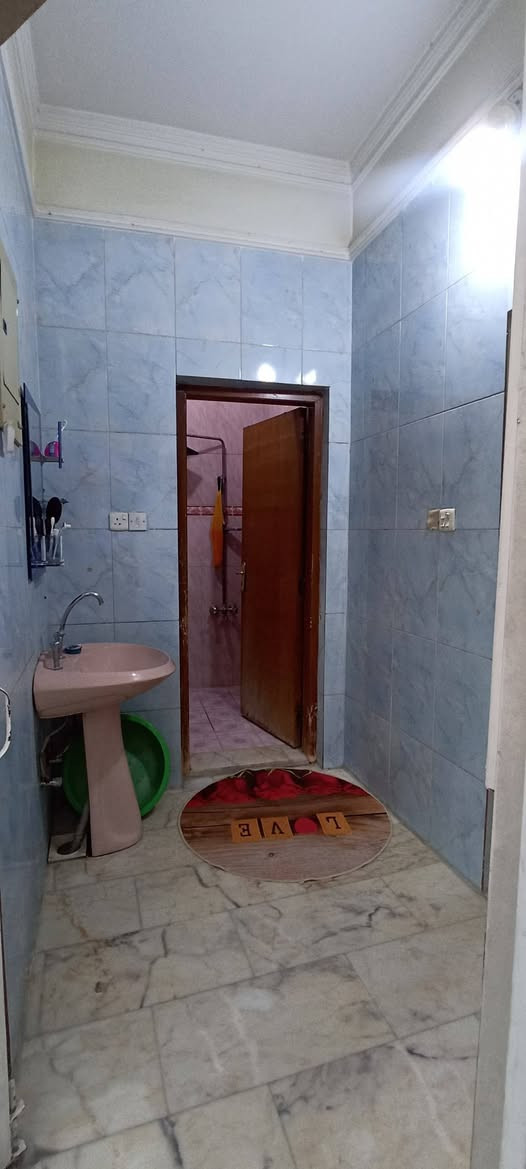 بيت بزعفرانية شارع زوراء خلف أسواق المصطفى
طابق واحد 

ملك البيت : زراعي 

مساحة البيت الكلية : ٢٢٠ متر

الواجهة : 11 متر 

النزال : 20
يتكون من غرفة وصالة واستقبال ومطبخ حار ومطبخ بارد
وحمامين 

للاستفسار على الرقم

***********
