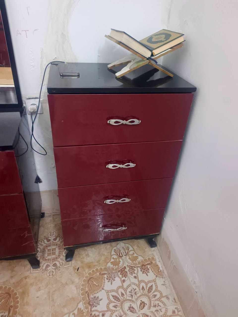 مخزن الأخوين للبيع والشراء اثاث المنزليه قرفه 6قطع سعر 200وبي مجال العنوان كركوك حي النصر قرب مستشفى الولاده ول اطفال***********
***********
