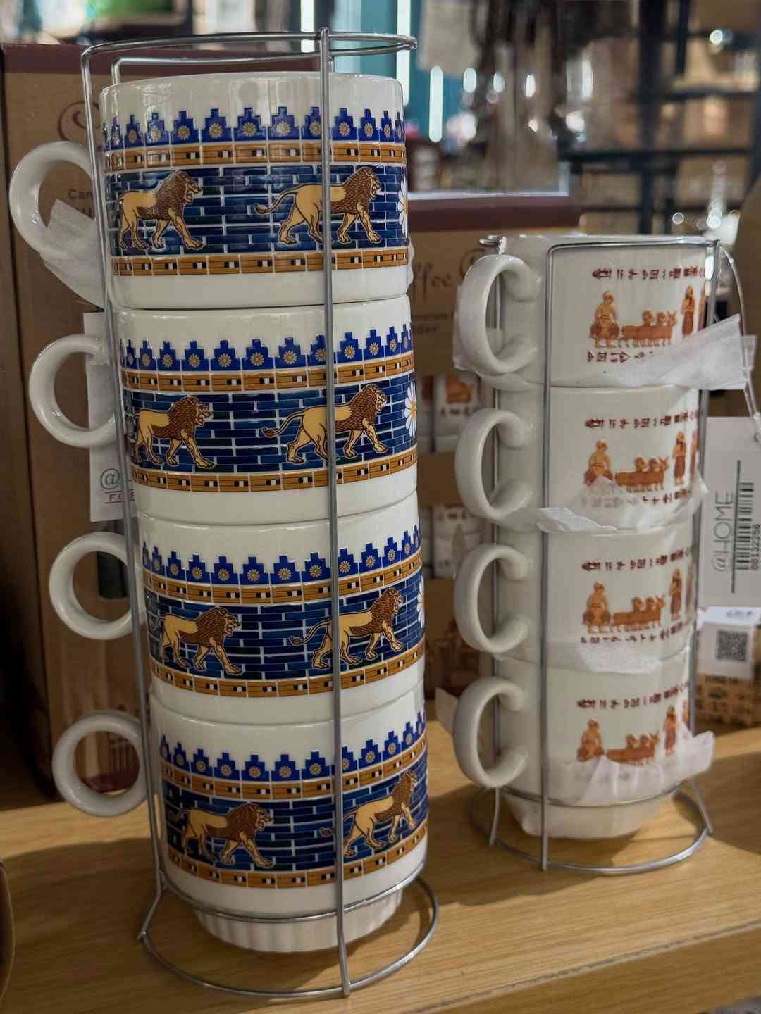 رجعت توفرت سيتات فناجين الاثار بحجمين
سعر السيت الصغير :20 الف
سعر السيت الكبير: 25 الف
‎*********** - *********** متوفرة لدىHome@ للهدايا ،،العنوان الجادرية مول الجادرية الطابق الثاني ..كما تتوفر لدينا خدمة توصيل داخل بغداد وجميع محافظات العراق ،، كما تتوفر لدينا خدمة الشحن لجميع انحاء اوربا والمملكة المتحدة ،،وامريكا وكندا واستراليا وتركيا ..
