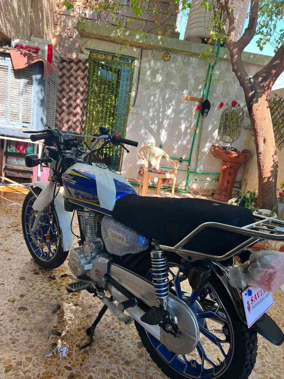 يوجد موطور ايراني موديل 25
محرك 200
السعر 850
موطور جديد 
مكاني الرمادي تاميم 8اشباط 

***********
