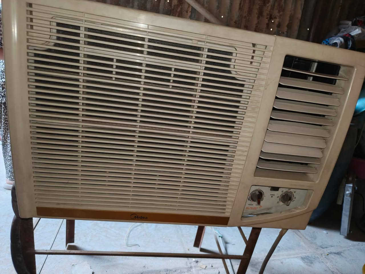 سلام عليكم متاح مكيف ميديا شغال مكاني بغداد مدينه الصدر الاستفسار ع هاذا رقم ***********
