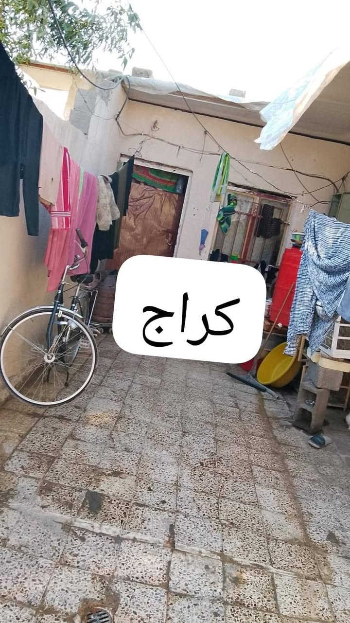 بيت تجاوز للبيع بضهر كراج علاوي سعرة ٢٥وبي مجال يحتوي على استقبال وغرفتين وصالة ومطبخ وصحيات ومي +كهرباء وسحب مساحتة 150متر
للاستفسار***********
