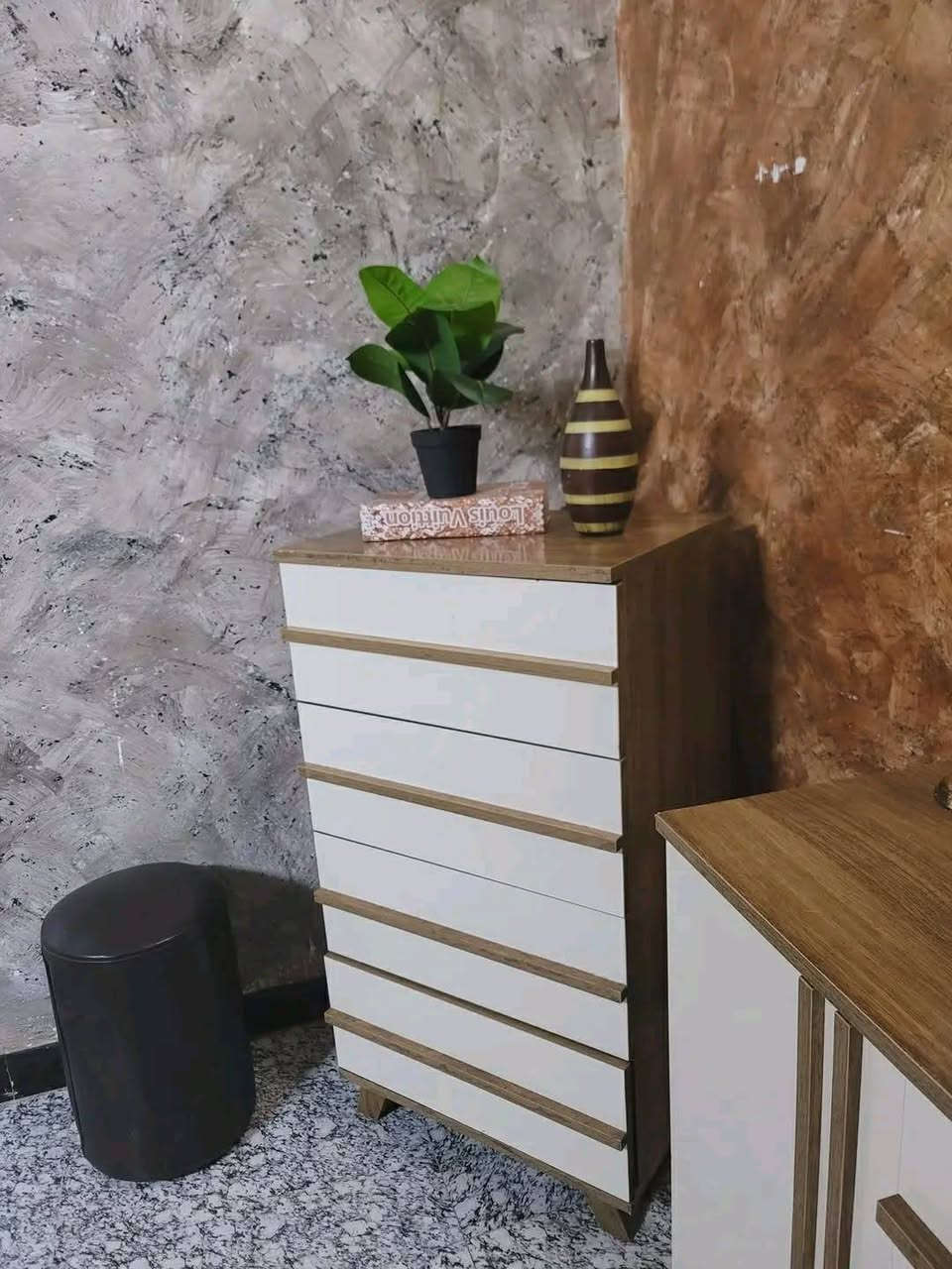 غرفه تركيه نضيفه ٧قطع سعرها ٣٥٠
