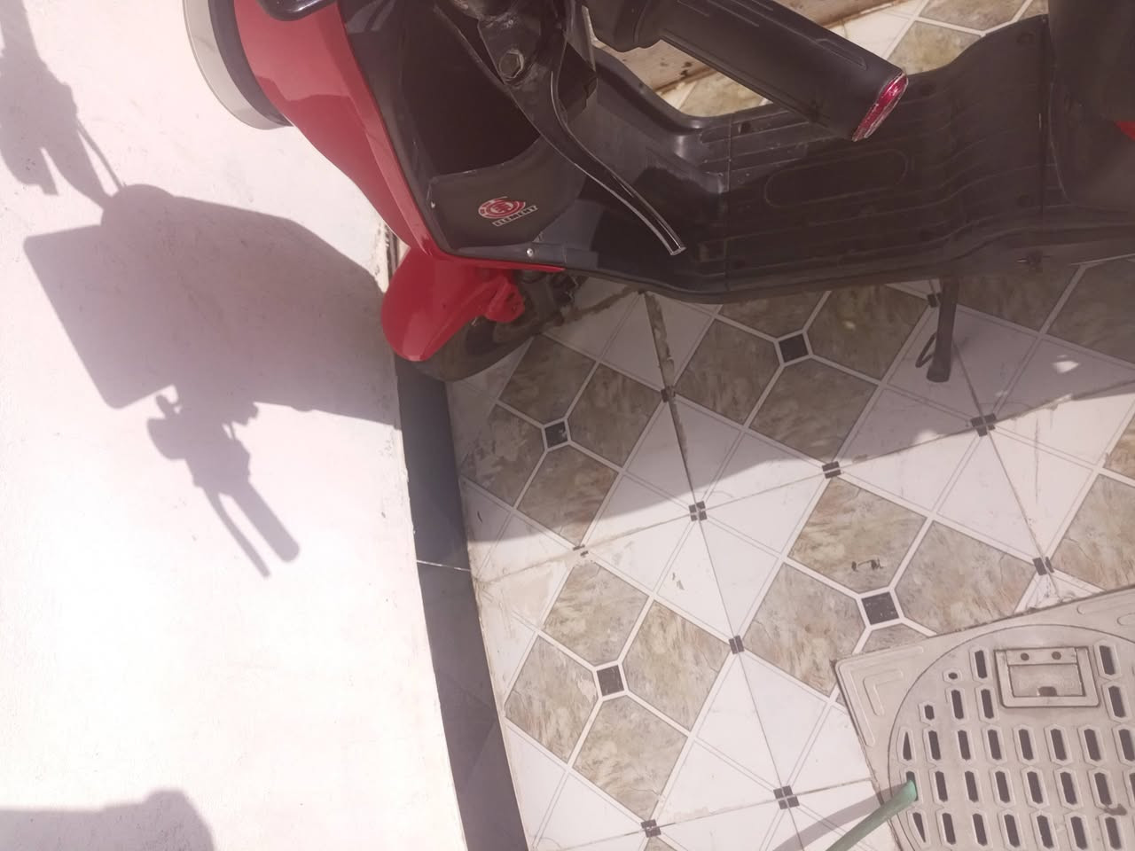 للبيع ار 9 موديل 26 بطاريات 32 امبير ملف1500  واط              دراجة كامله كلشي شغال بيها غراضها موجوده.              المكان. البصره الزبير                                                         السعر. 275 بيها مجال.                                                      الرقم.***********
