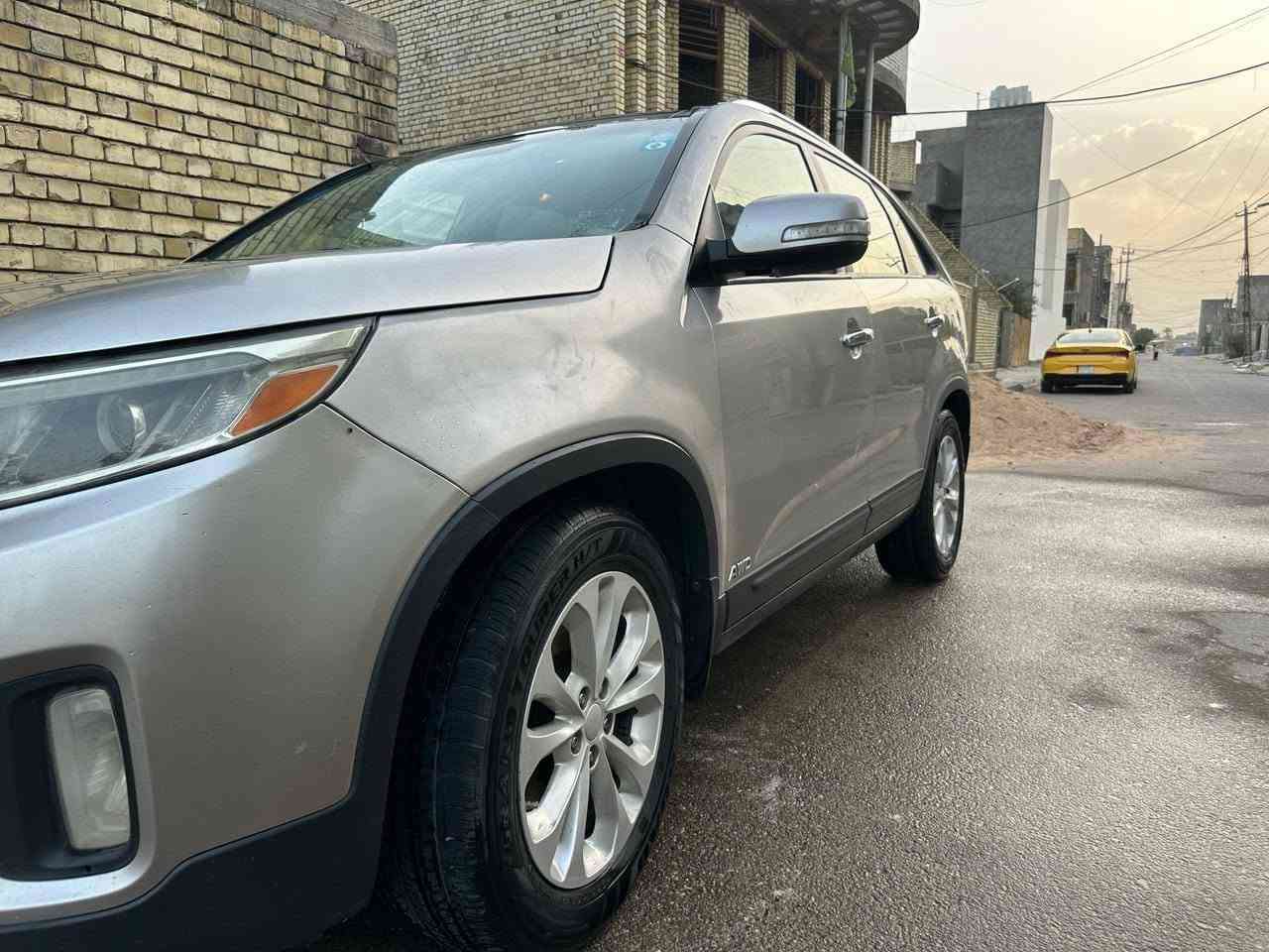 سلام عليكم
سورنتو ٢٠١٥ امريكي

السياره جاهزه مابيها اي نقص 

رقم بغداد الجديد

محرك 6

 فور ويل 

٧ راكب 

مري شفط 

اشاير مري 

مثبت سرعه 

تدفئه تبريد كشنات

٣ وضعيات قياده 

كشنات كهربائيه

مكان السياره بغداد المحموديه 
السعر ١٤٥ وبيها مجال

***********
