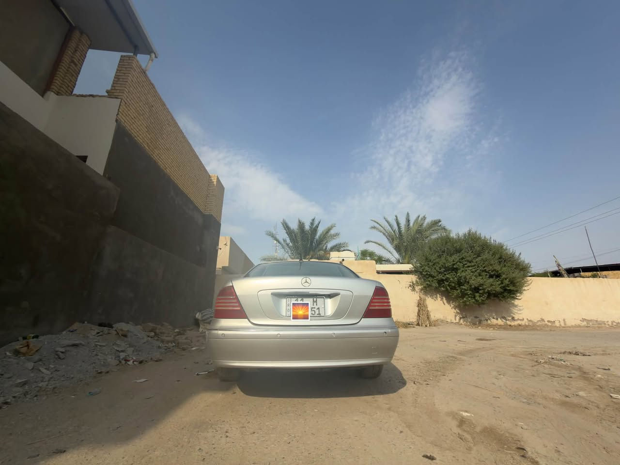 السلام عليكم 
للبيع:مرسيدس غواصه S-Class (W220) موديل 2000
S320 باب طويل يعني فول مواصفات
المكان البصره/قضاء المدينه
شاشة وكامره خلفيه
كير ومكينه مكفولات
تبريد شغال 
غرفة نضيفه وجديده
غرفة احتراق جديده
السياره مصبوغه عام
****((اللايتات جدد ومغلفهن حمايه)))*****
الجناي واليحب الالماني هذه السعر قليل بحقهه
السعر 💲💲((   ٧٥   ))💲💲
بيهه مجال وبخدمتكم
للتواصل واتساب هذ الرابط
 ⁠[https://wa.me/9647736016403] 
او اتصال
***********
