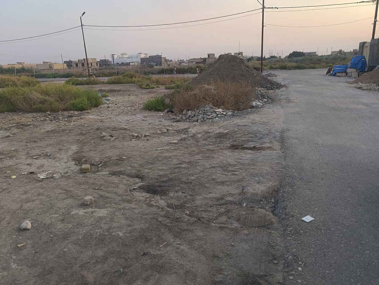 السلام عليكم عرصه بمجمع الشبلاوي بدايت الشارع ثاني عرصه موقعه المساحه 200 متر كافة الخدمات موجوده التفاصيل والسعر التواصل على الرقم ***********
