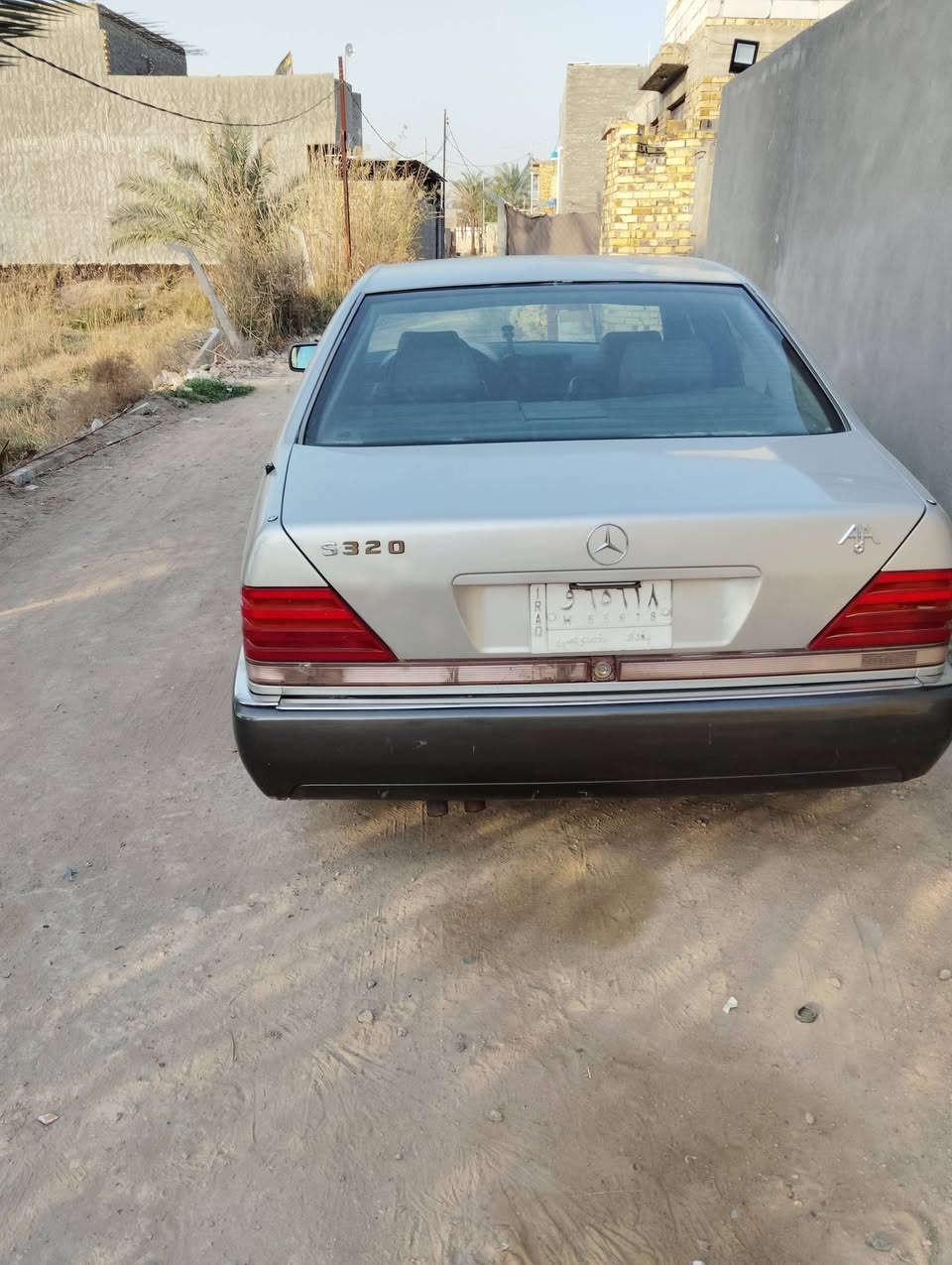 السلام عليكم
هاي شبح موديل 92 باب قصير الداخل جلد حبري. كير محرك بالشرط ومكفولات تايرات جديده فتحت سقف وبرده خلفيه وكل كهربائيته شغاله نقصها التبريد الكمريسر عطل وجعمقة الستيرن بيها نضوح قليل جدا  دبل جام 
رقمها بغداد باسمي مشروع وطني السعر 62 ورقة وبيها مجال وبخدمتكم 
للآستفسار اكثر رقمي 
***********
