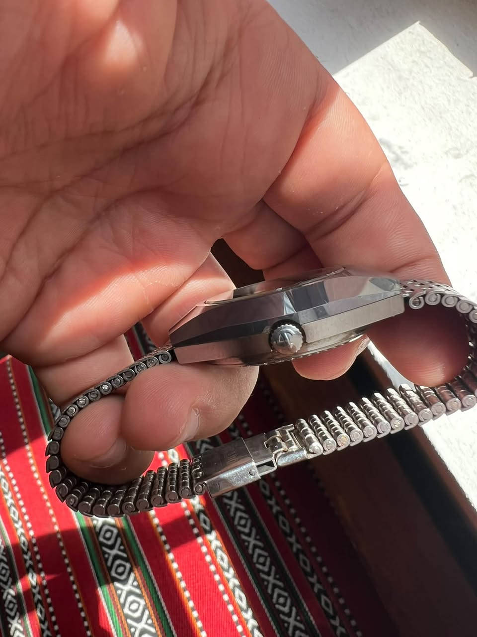 السلام عليكم
رادو دايستر اوتوماتيك 
نظيفه 250$ 
تسليم مباشر للاستفسار ***********
