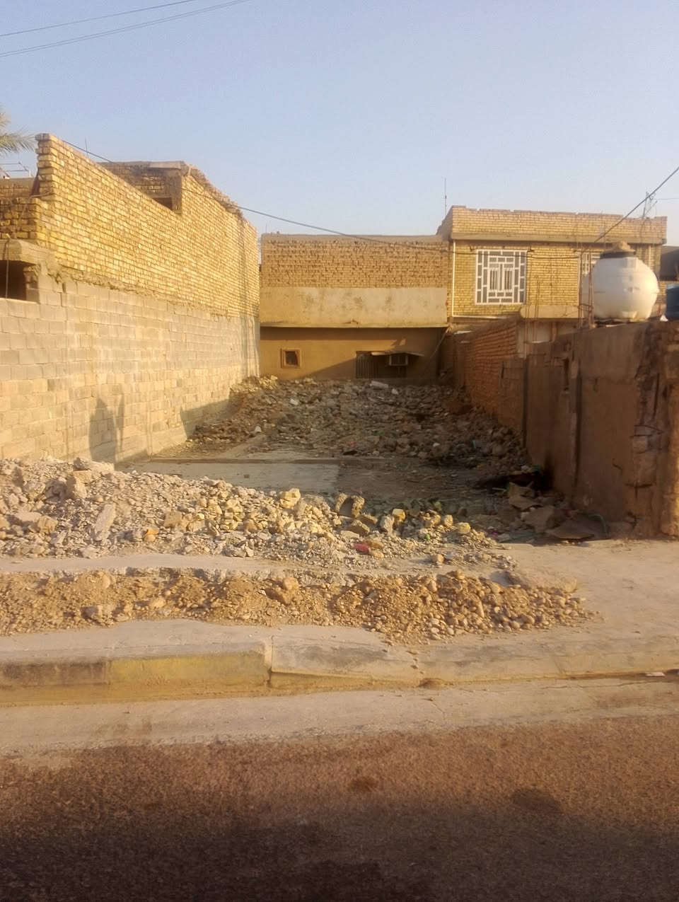 قطعه ارض 150 متر الواجه 7.5
النزال 20 بالشباب مدرسة الخوارزمي الساحه بالفرع الي بعده
خلف بيت استاذ قاسم ***********

السعر 110 مليون
