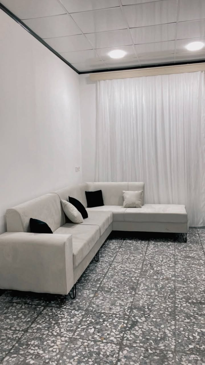 السلام عليكم 
توفر ديوان تركي + كاونتر وملحق والسنك خشب  كبس شيء درجة اولى وكلهم نضاف جدا استعمال كلش قليل 
***********
وبيه واتساب
