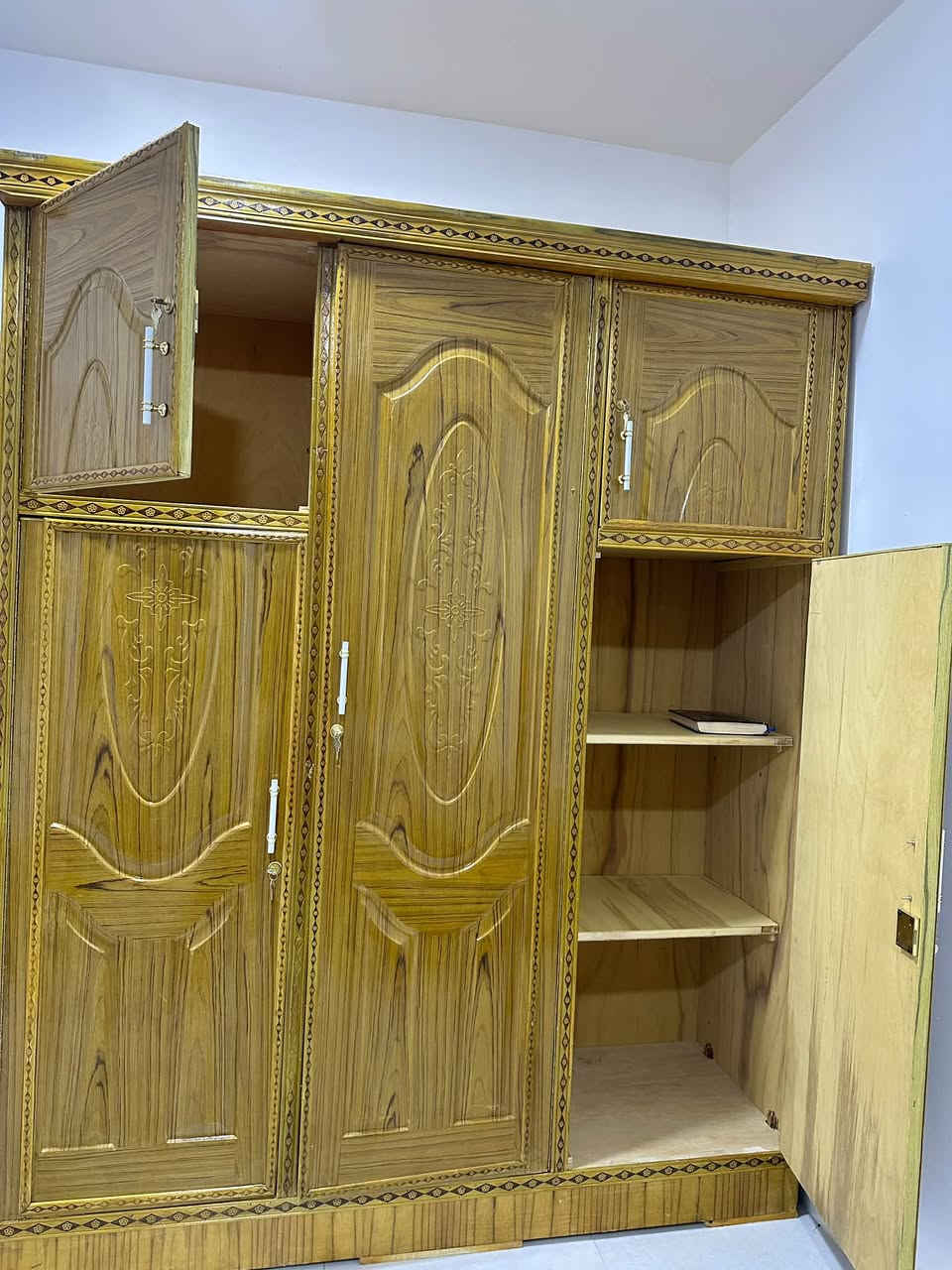 السلام عليكم تخم للبيع تركي سعره 400
كنتور عدد 2 توصى غير مستخدم 
المكان شارع مطار المثنى المنصور
