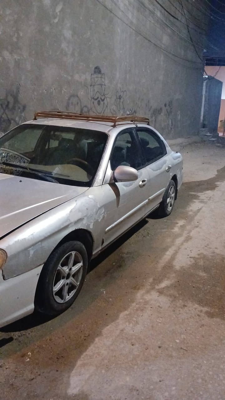 سوناتا ٢٠٠١ • سنويه • قفل