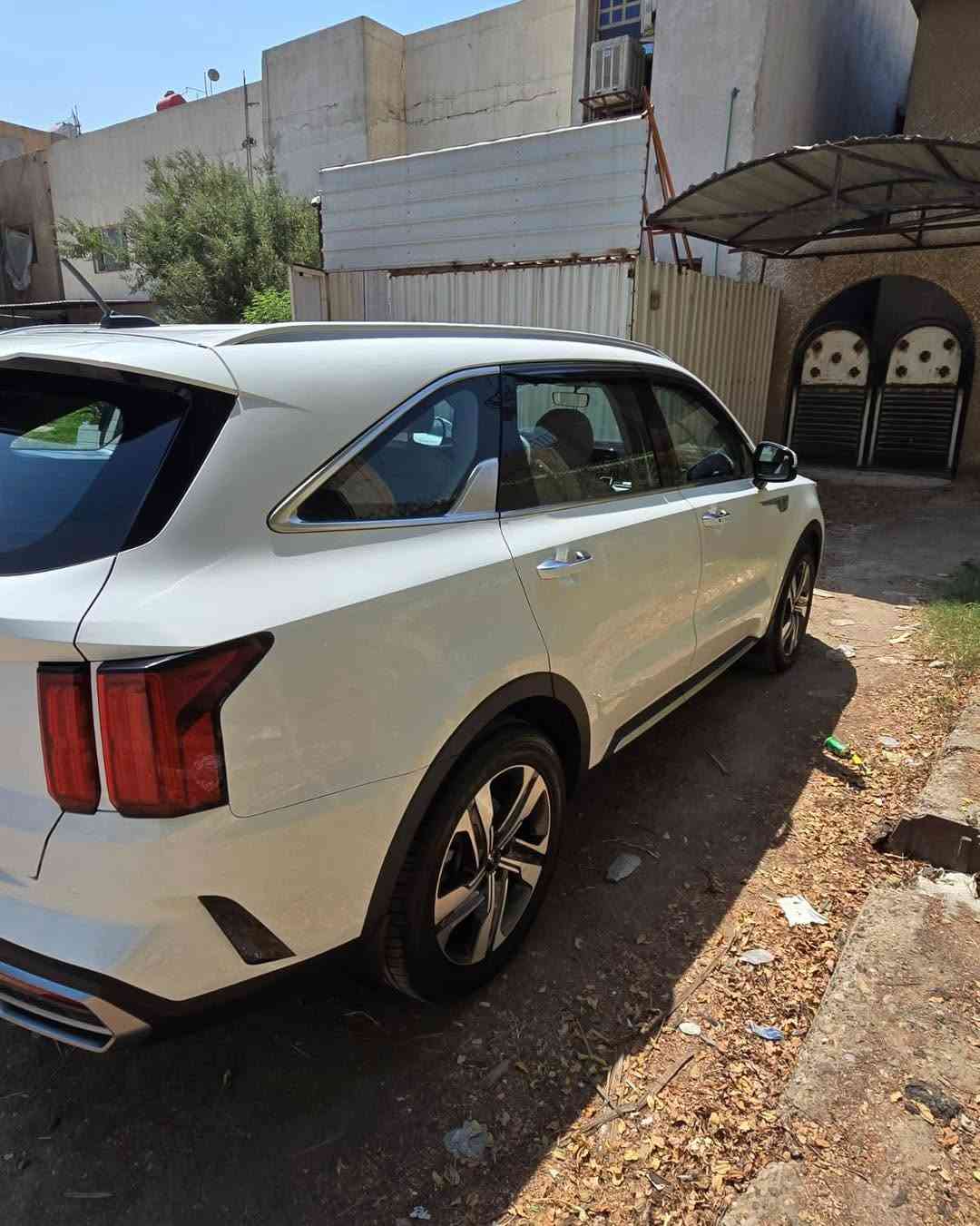 كيا سورنتو خليجي موديل 2023
السيارة جديدة ماشية 62 الف كم 

بيها بارد شخط بالباب خلف الصدر 
والجملغ الخلفي السونار مرفق مع الصور 

مواصفات السيارة 
(محرك 3500/ 6 سلندر ) 
كير ماوس المقاعد الامامية كهربائية 
قمارة حديد 
3 قطع تبريد ،اشارة بالمري 
تحكم بالستيرن 
السيارة باسمي بغداد مشروع وطني 

عنوان السيارة بغداد

🛑 السعر سوي تعليق يوصلك رسالة 💌

رقم هاتف  ***********
