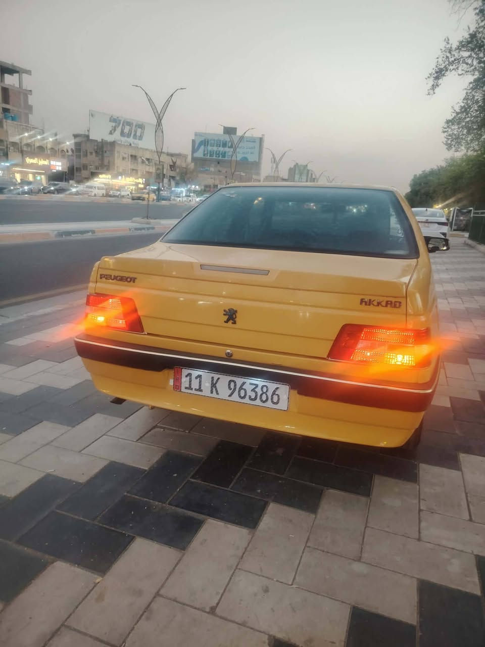 ***********
بيجو لميس موديل 2016مكينه. فرنسي كير تبريد ثلج 🥶.  صدر كفاله بيها بارد بل جاملغ الخلفي وبها بل كصه مال بنيد صبغ باقي مكفول سياره كامله من كلشي دوشمه عام بسمي سياره مصفره هيه وغرامات مكاني بغداد حي النصر سعر 47وبيها مجال
