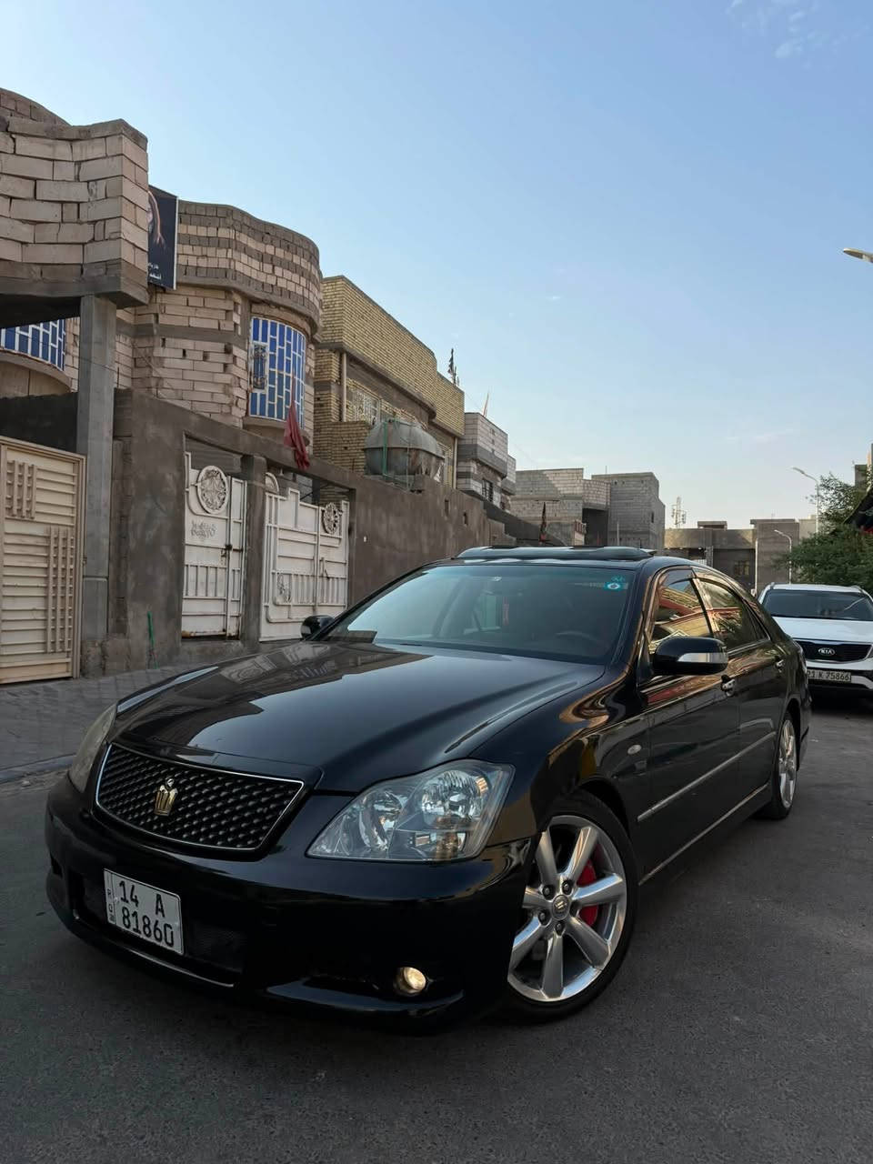 سلام عليكم. شاهينه. مديل 2006  بصمه رصاصي تسجيل جديد قرار 102 تحويل ثاني يوم شاصي. 84 فول فتحه داخل جلد كفاله مكينه كير حداده تخم تاير. سياره جديده. ويل دنگ لأصلي. كفاله  صبغ ضربه وكص ونغل. جثه وعيب شرعي. سعره. 145 وبيه مجال بصيط. مكاني بصره. ***********.

